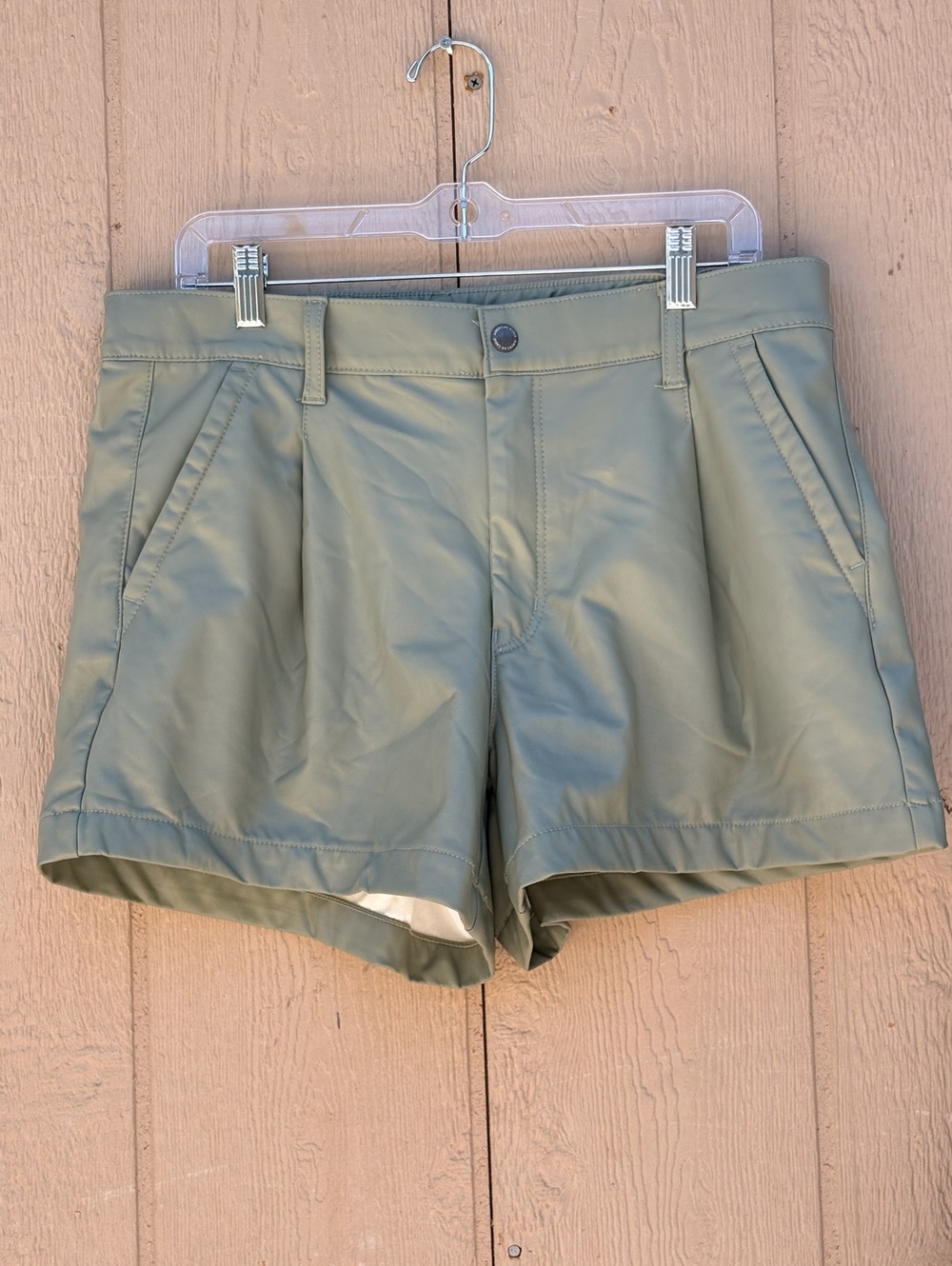 American Eagle High-Rise Trouser Shorts in Olive Green
